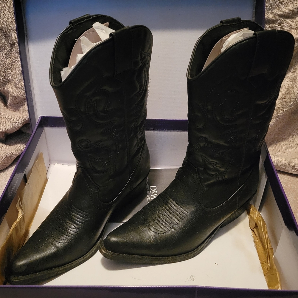 Steve Madden Black Leather Cowboy boots